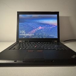 Lenovo Laptop GREAT Condition | Windows 10
