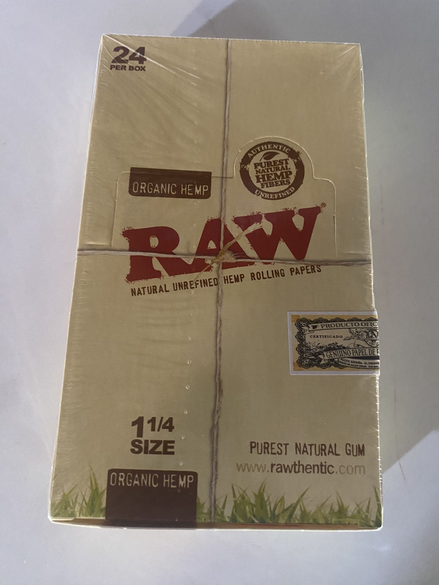 Raw Papers. 1 1/4 24 Pack With 50sheet Each