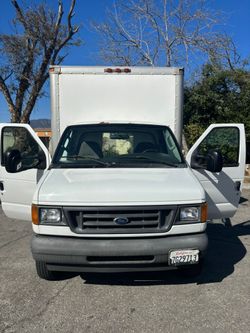 17ft Box Truck