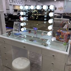 Brand New Vanity Set