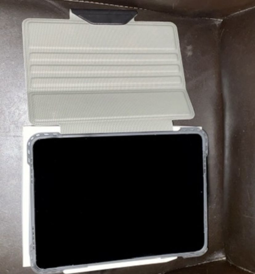 Rarely used Apple iPad Air 4th gen Apple Pencil 2nd gen included  Targus pro heavy duty tech case