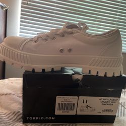 White Chunky Heel Shoe