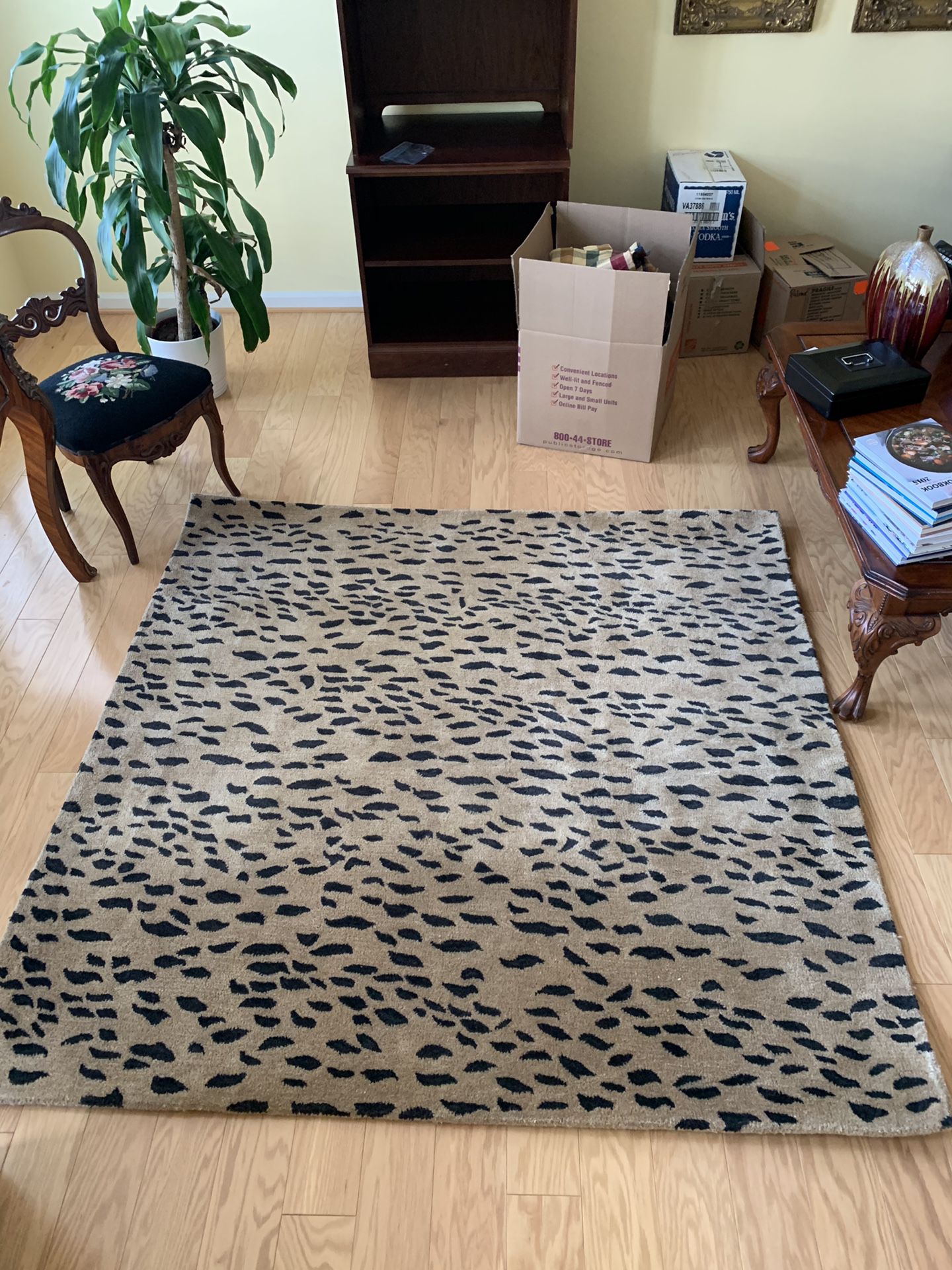 Wool Cheetah Animal Print Rug 6’ x 6’ Made in India