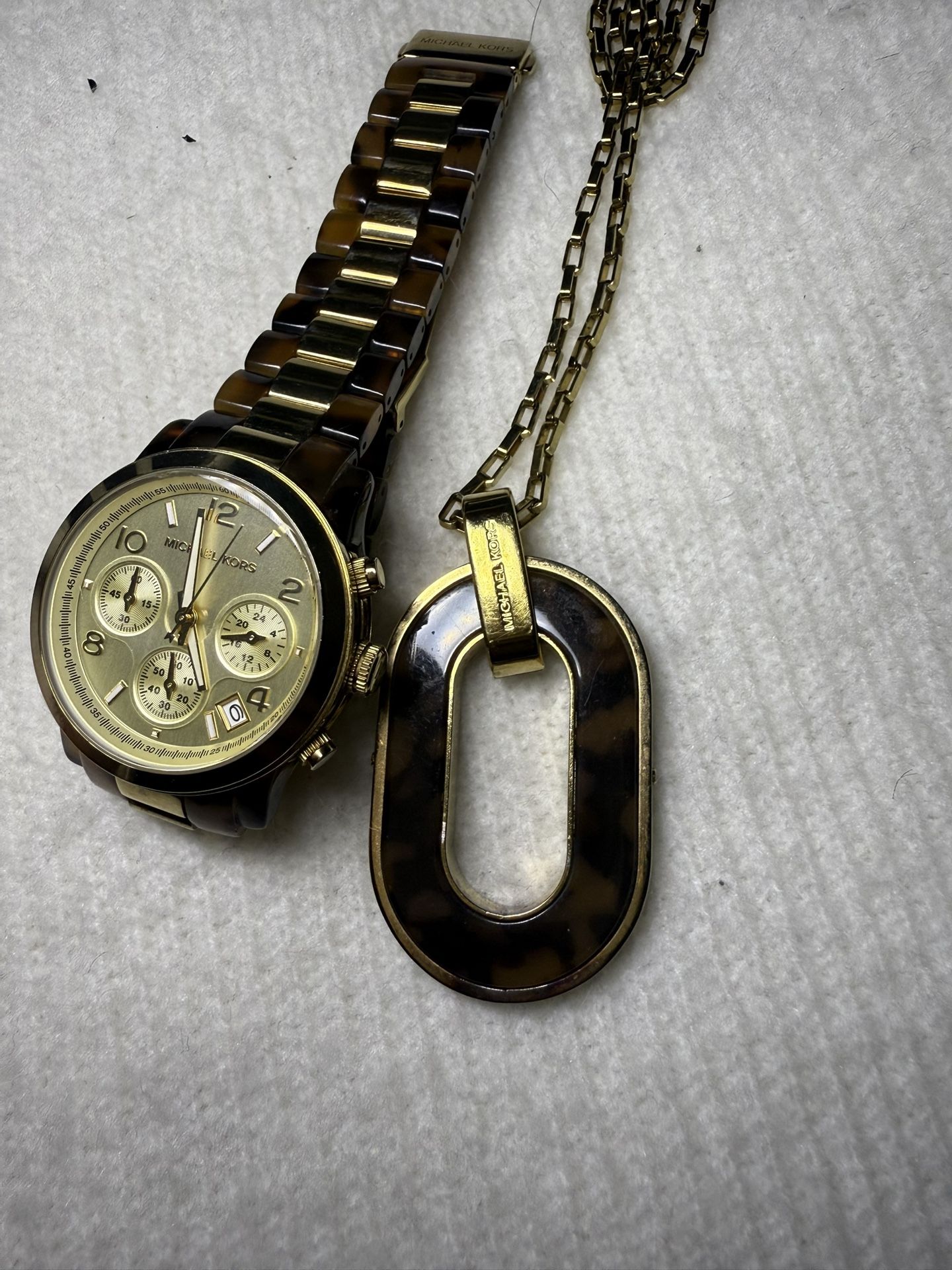 Michael Kors Gold Chain Necklace w/ Tortoise Accent – Authentic Designer Jewelry