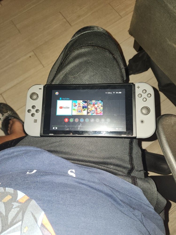 Nintendo Switch 