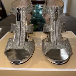 Michael Kors Womens Berkley T-Strap Sandals Heels Size 5M /Silver Glitter W/Zip