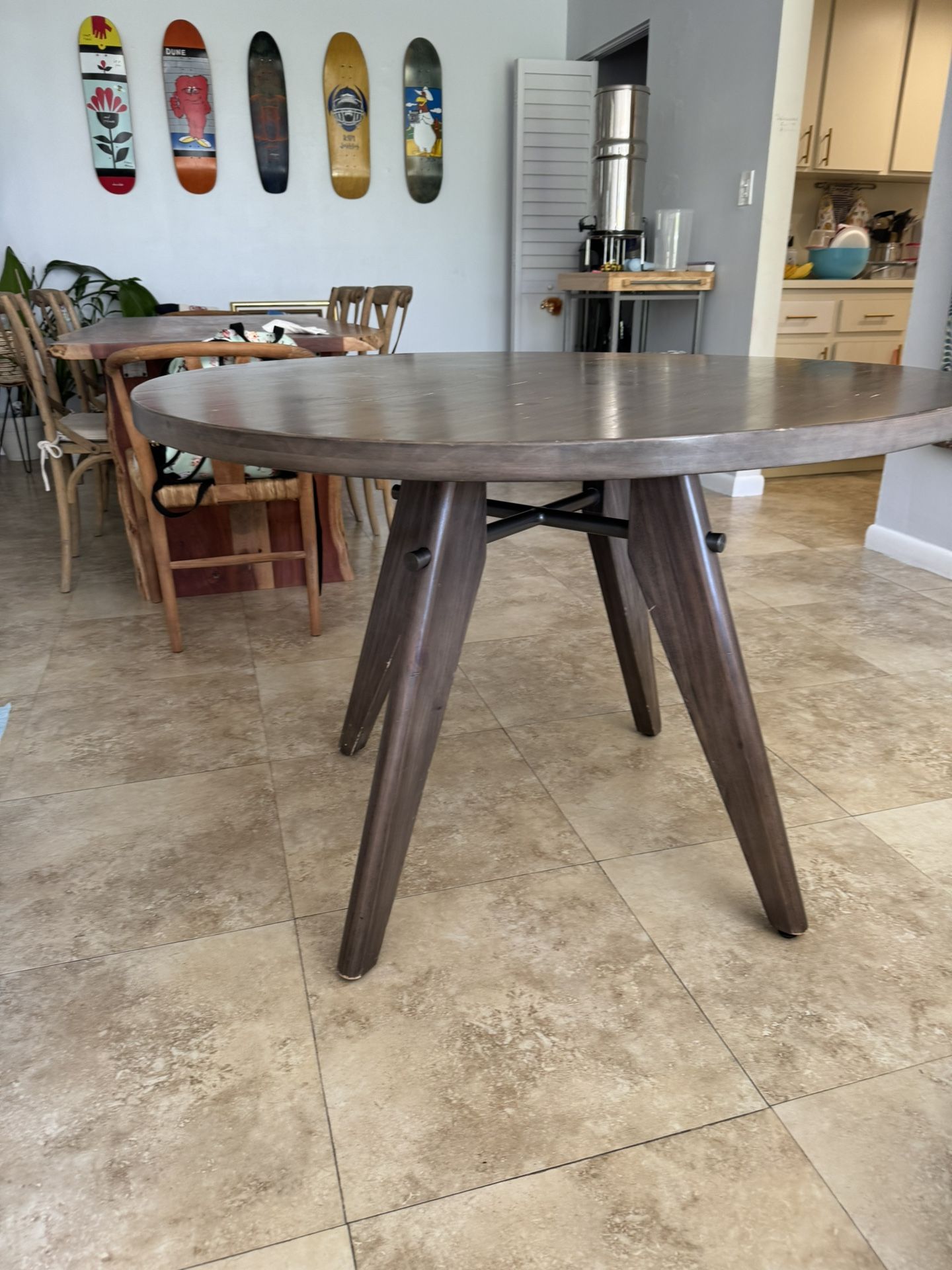 Bassett Round Dining Room Table