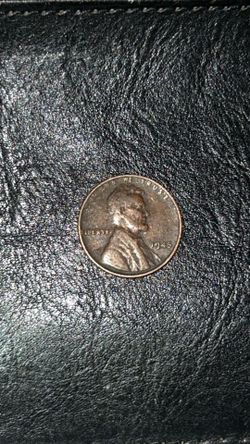 1945 no mint mark Philadelphia wheat penny.