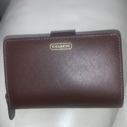 Women’s Coach Wallet [Hand Size]