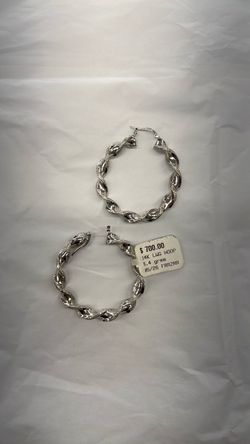 Hoop earing