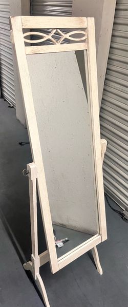 Kirklands stand up mirror