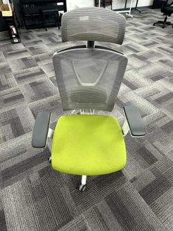 Autonomous ErgoChair Pro — Ergonomic Office Chair with Headrest