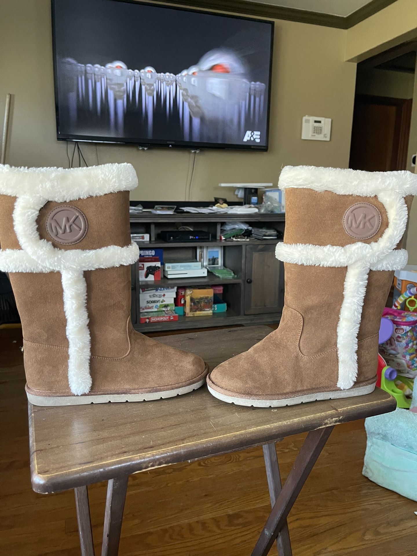 Women Size 5 Micheal Kors Boots