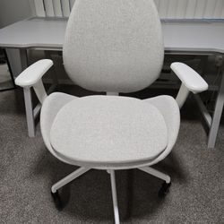 Ikea Office Chair with Armrests - HATTEFJÄLL