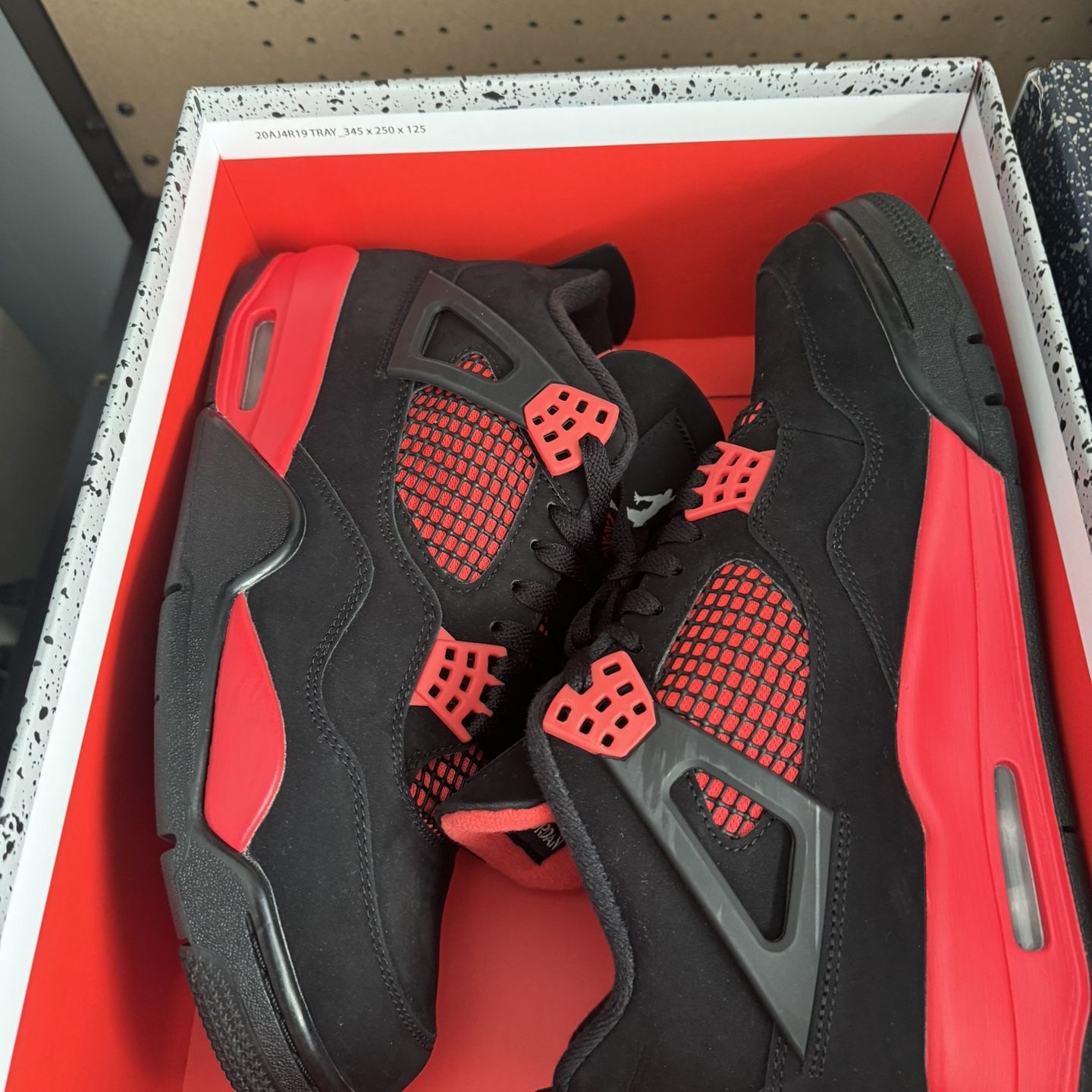 Jordan 4 Size 9.5