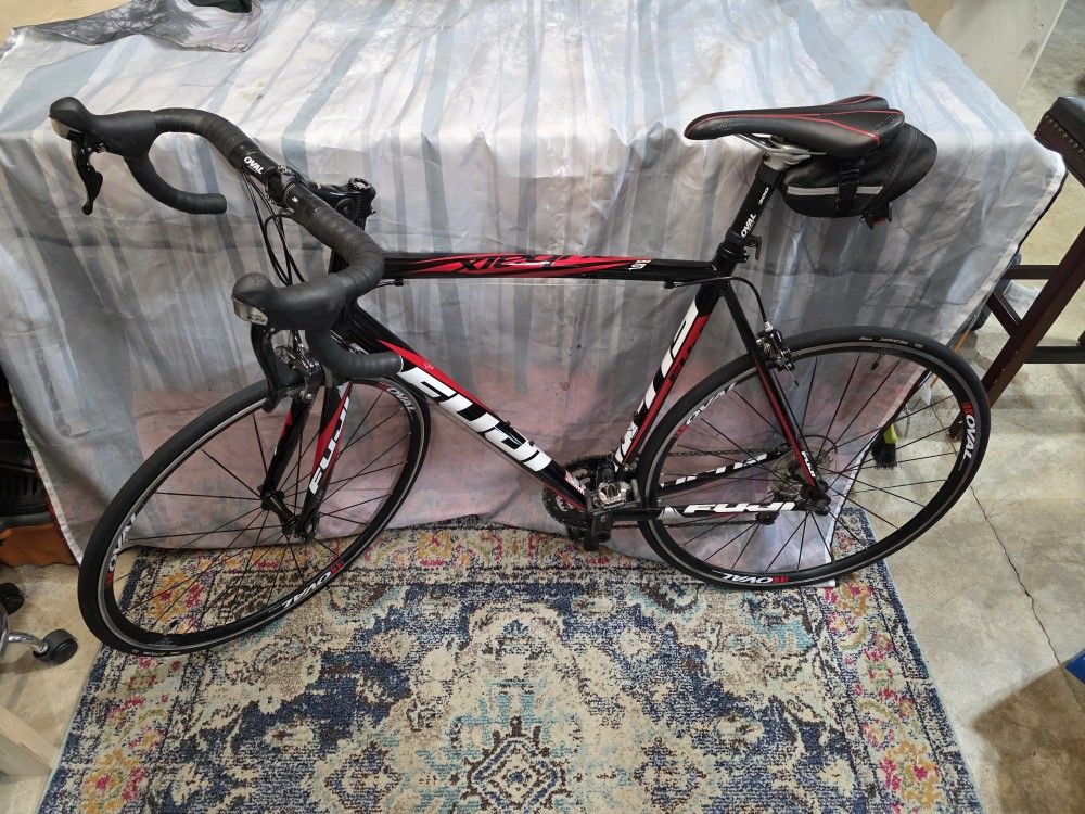 Fuji Roubaix 1.3 Road Bike (Red & Black)