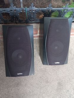 Infinity Bookshelf Speakers Pair