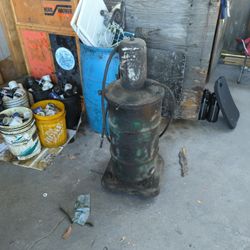 Neumatic Grease Gun And Barrel. 