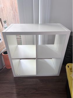 White 2x2 cubic shelf unit