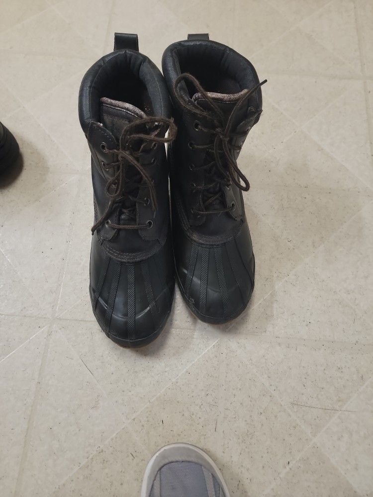 snow boots size 11 mens