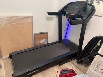 Horizon Fitness T101 Folding Treadmill - Excellent Condition