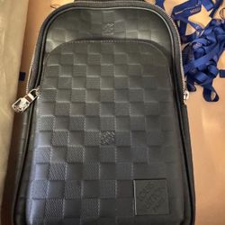 Louis Vuitton Avenue Slingbag 