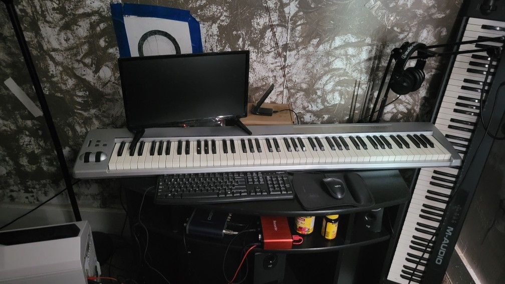 Computer Monitor 19"