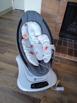 4 moms swing!