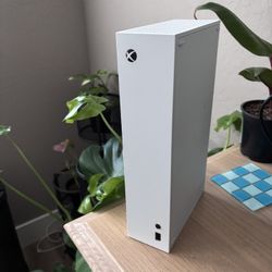 White Xbox One Series S 500GB
