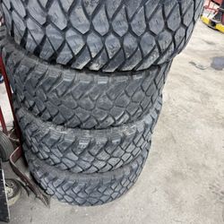 35x12.50r17 Maxxis 