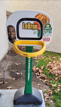 Little Tikes LeBron Basketball Set