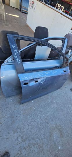 Toyota corolla right door oem