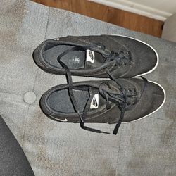 Size 8 Women's Nikes