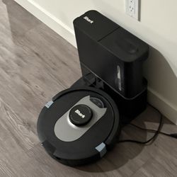 Shark AI Ultra Robot Vacuum 