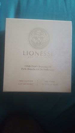 White pearl cleansing kit