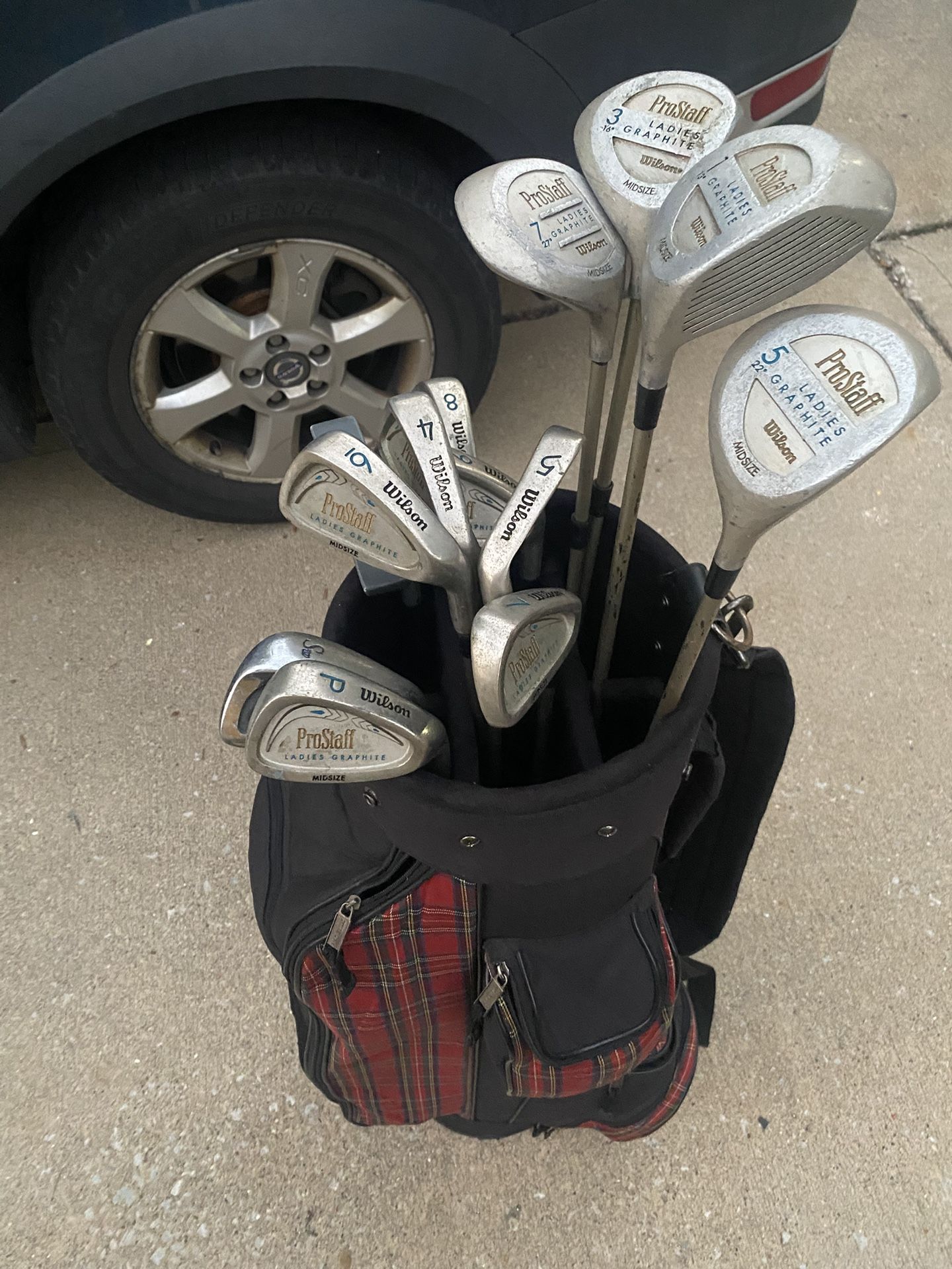 Ladies Right Hand Golf Clubs!