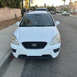 2009 KIA Rondo
