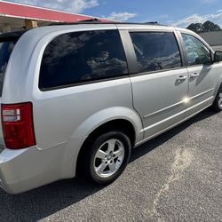 🚐 2010 Dodge Grand Caravan - $4,595 OBO
