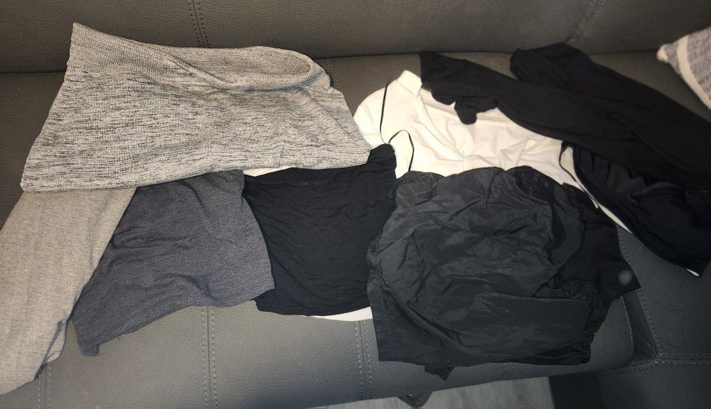 Free** Women's Clothes Sizes XS And Small 