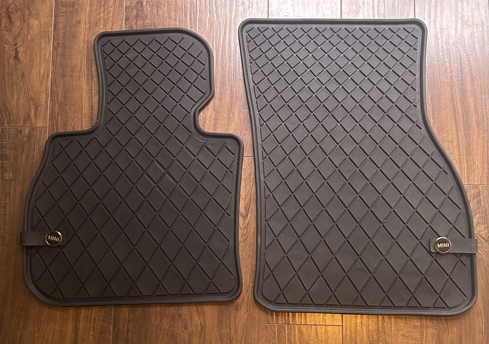 MINI Cooper Countryman All-Weather Floor Mats F60 Set Of 4, Two Front Two Rear Excellent condition Original MINI