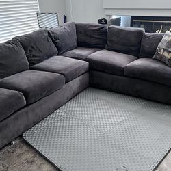 Sofa sectional couch