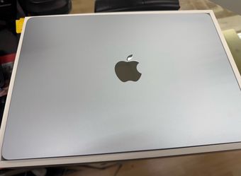 APPLE MACBOOK M4