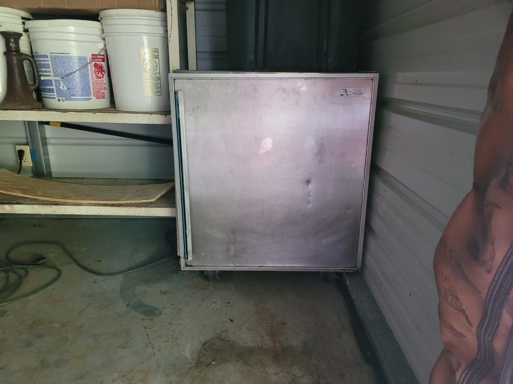 Commercial Freezer With Wheels 