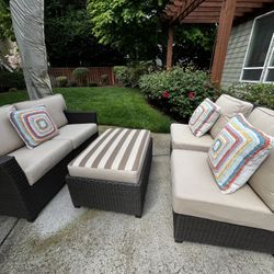 Modern 4-Piece Outdoor Wicker Conversation Set – Excellent Condition