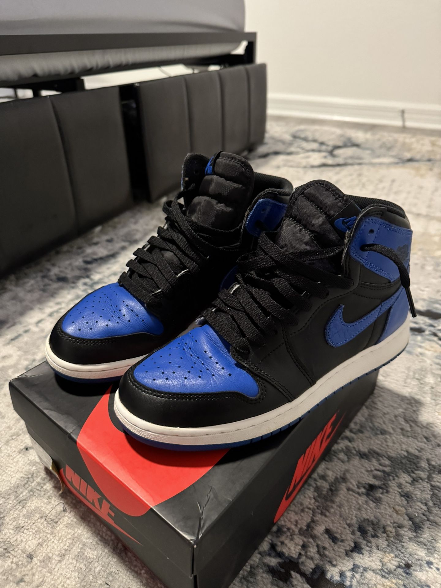 Air Jordan 1 Royal Blue Size 7Y display picture 3