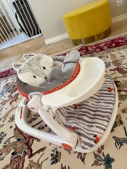 New/never used Fisher-Price Portable Baby Chair Premium Sit-Me-Up Floor Seat with Snack Tray