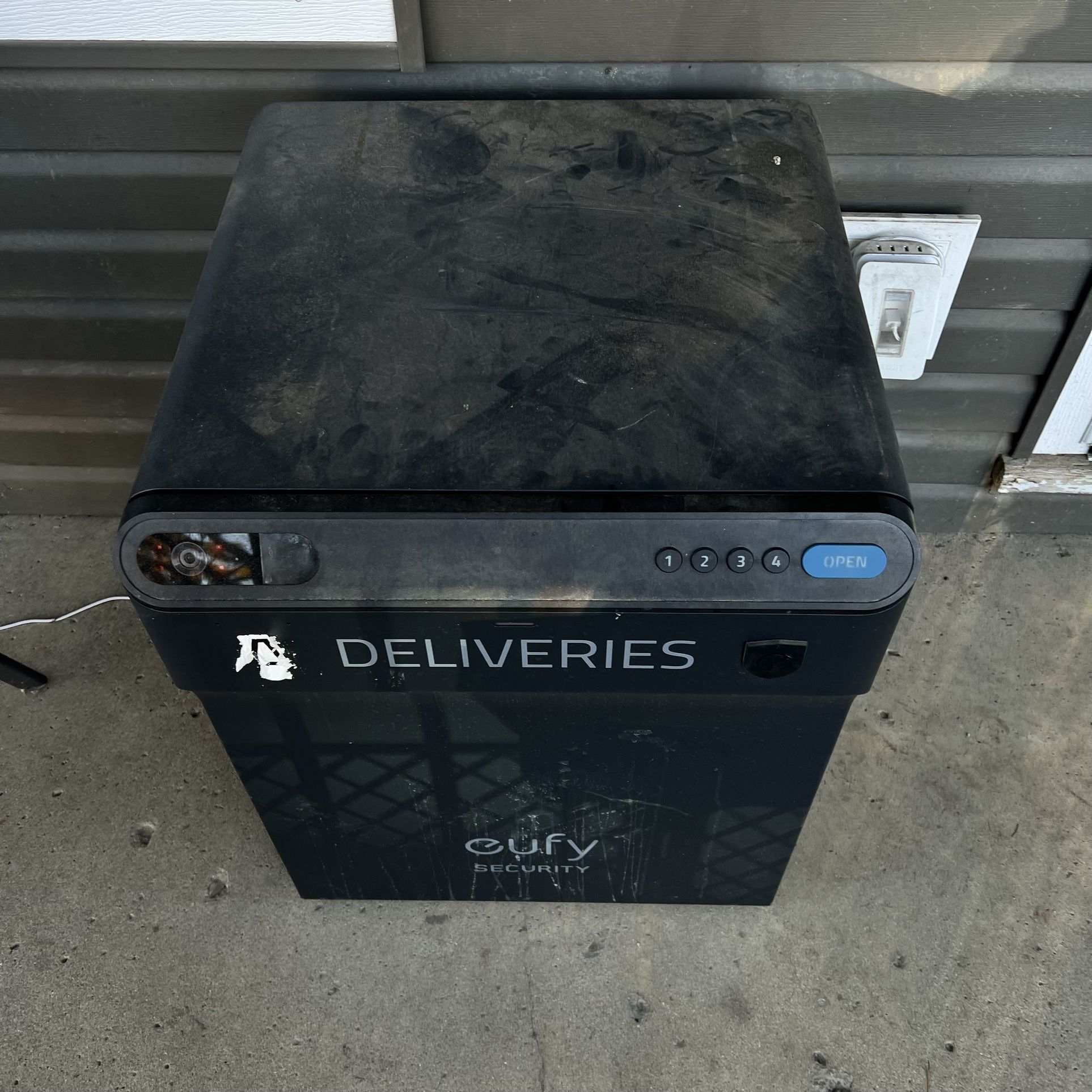 Eufy Delivery Box, No More Stolen Packages