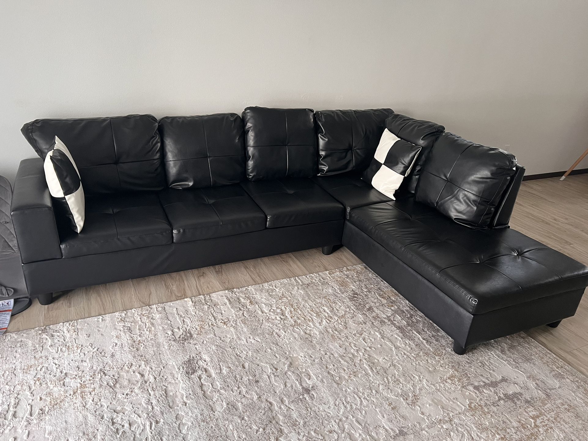 Sofa perfect condition  color black
