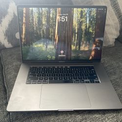 MacBook Pro 16inch I7 2.6ghz 16gb 512ssd Touch Bar