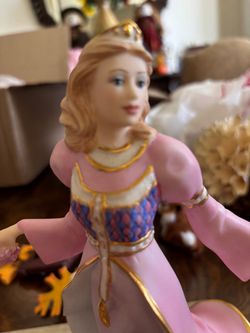 Lenox fine porcelain dancing princess figurine about 9 inches tall In excellent condition decoration